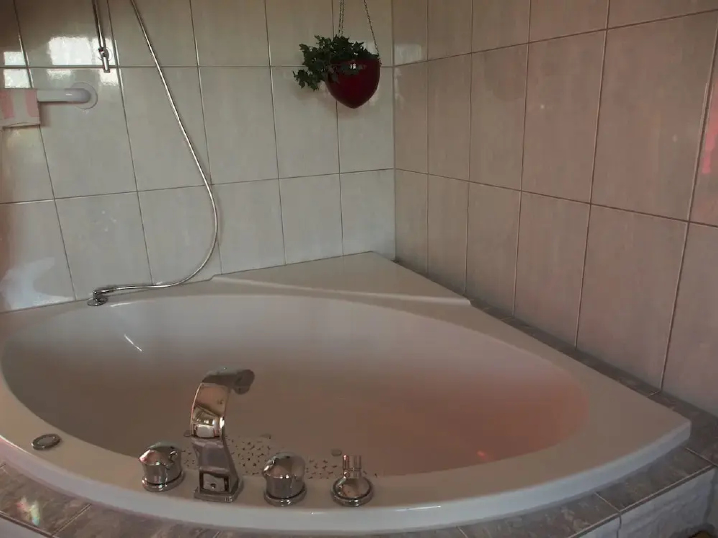 Eifelferien - Gaestezimmer, Ferienwohnungen - Haus Eden