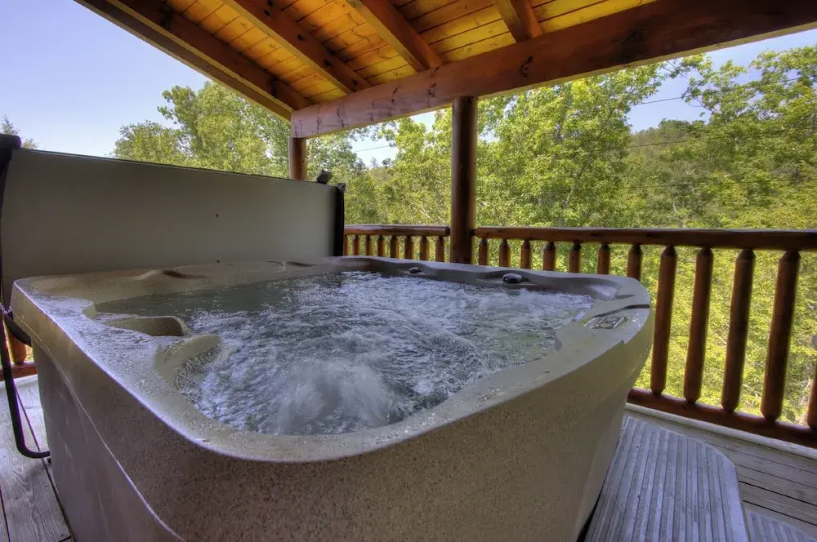 Birds Creek Mansion 650 - Six Bedroom Cabin