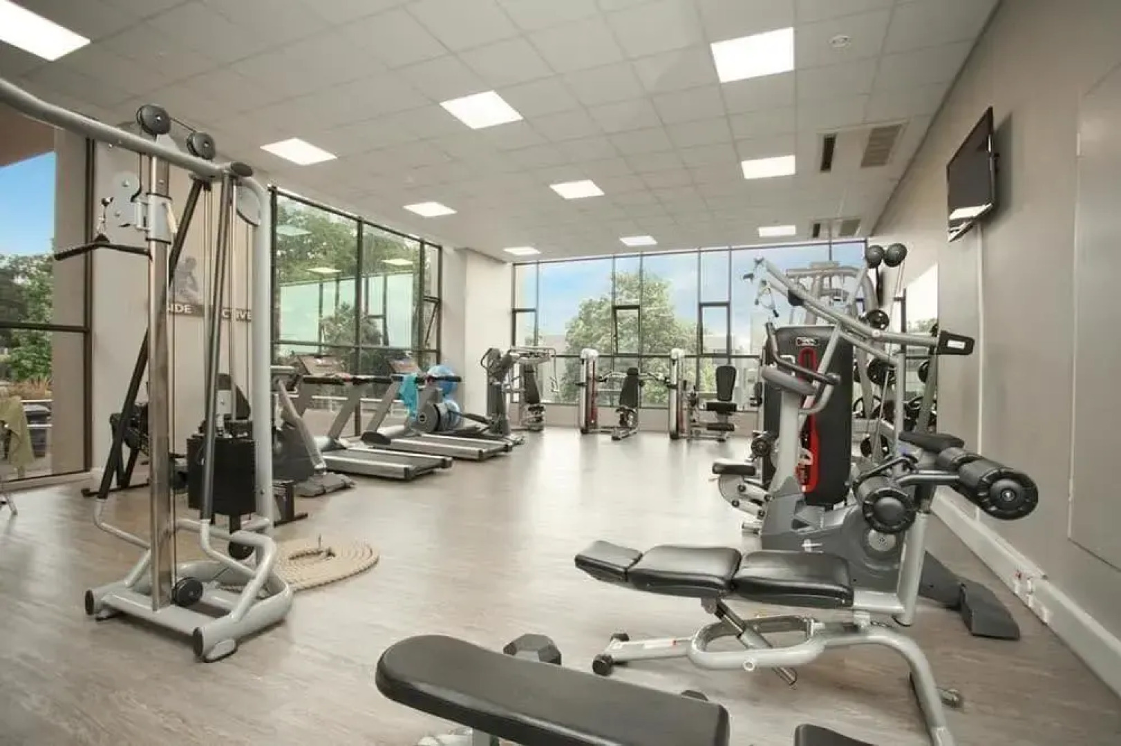 Sandton Skye Suite 604