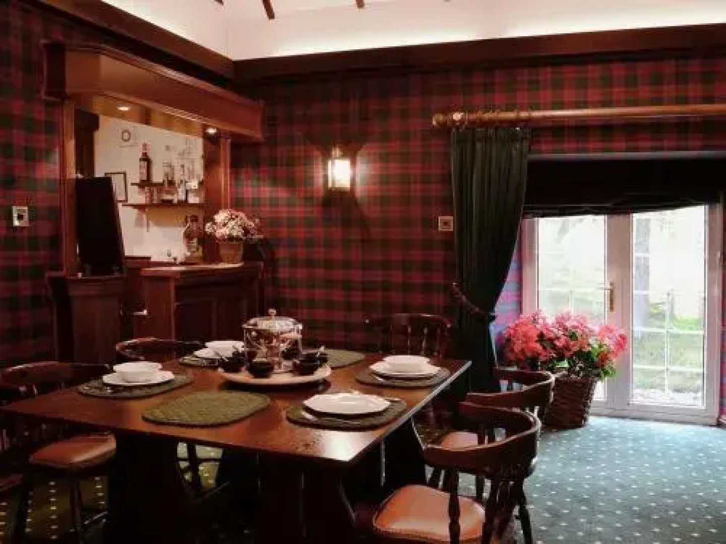 1 bedroom property in Peebles. Pet friendly.