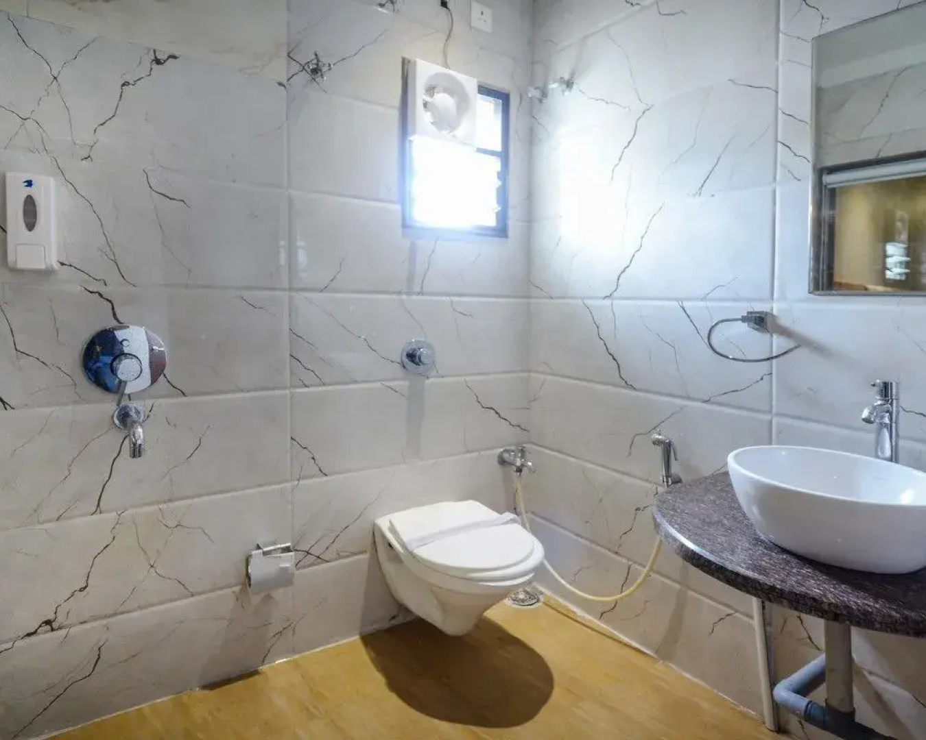 Hotel Kangra Rodeway Inn