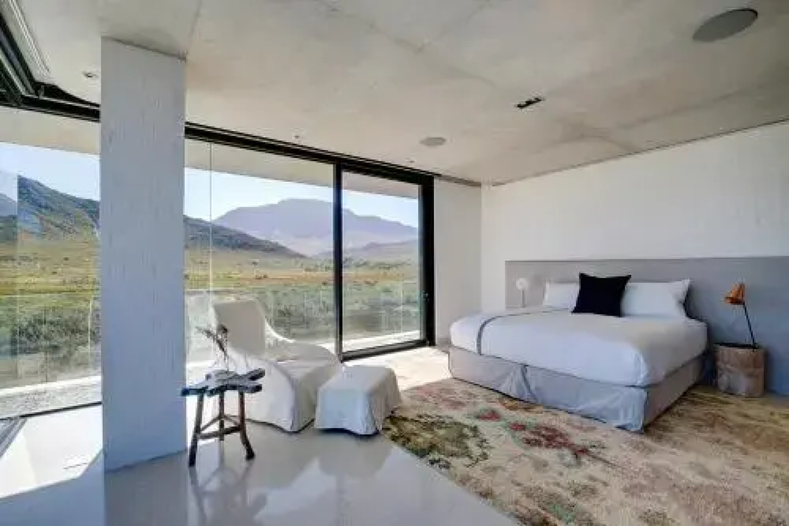 Restio River House