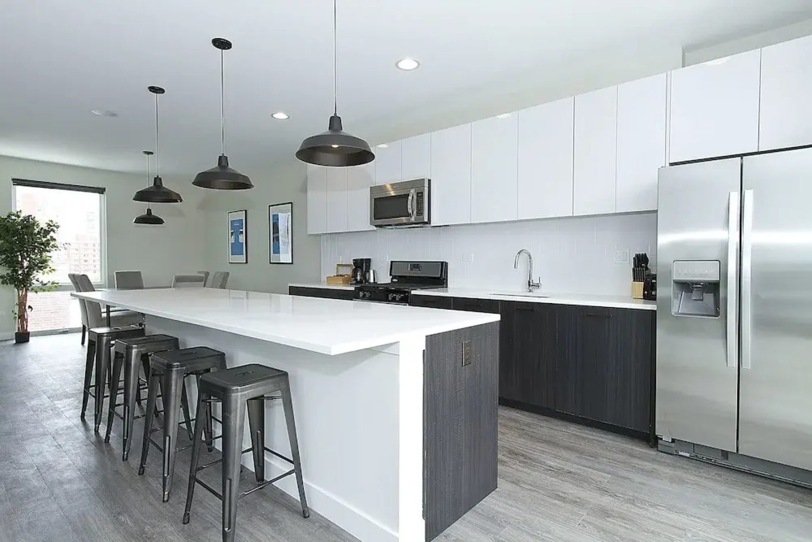 Spacious 4BR in Wrigleyville by Sonder
