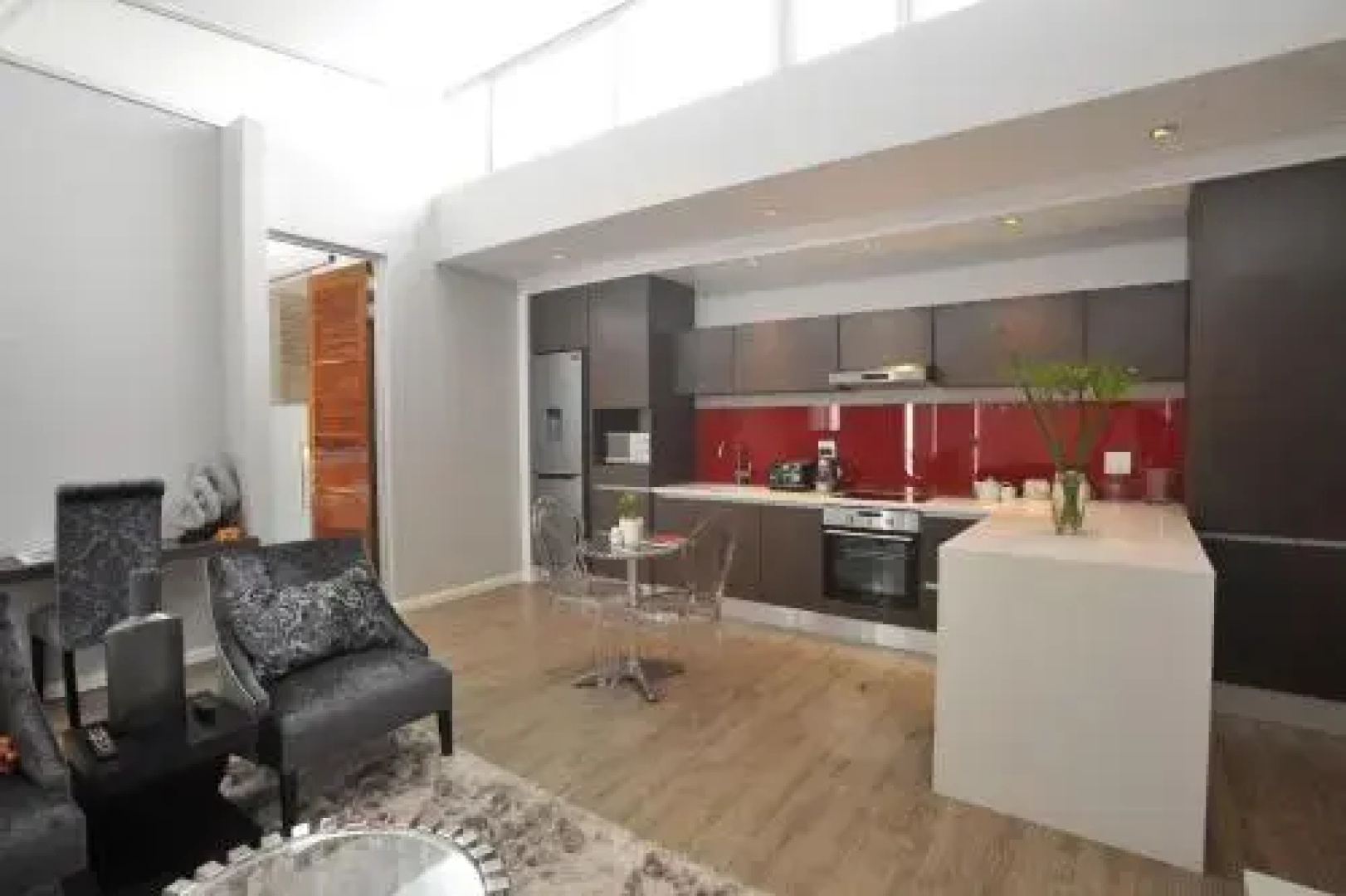 Paragon Crescent Suites