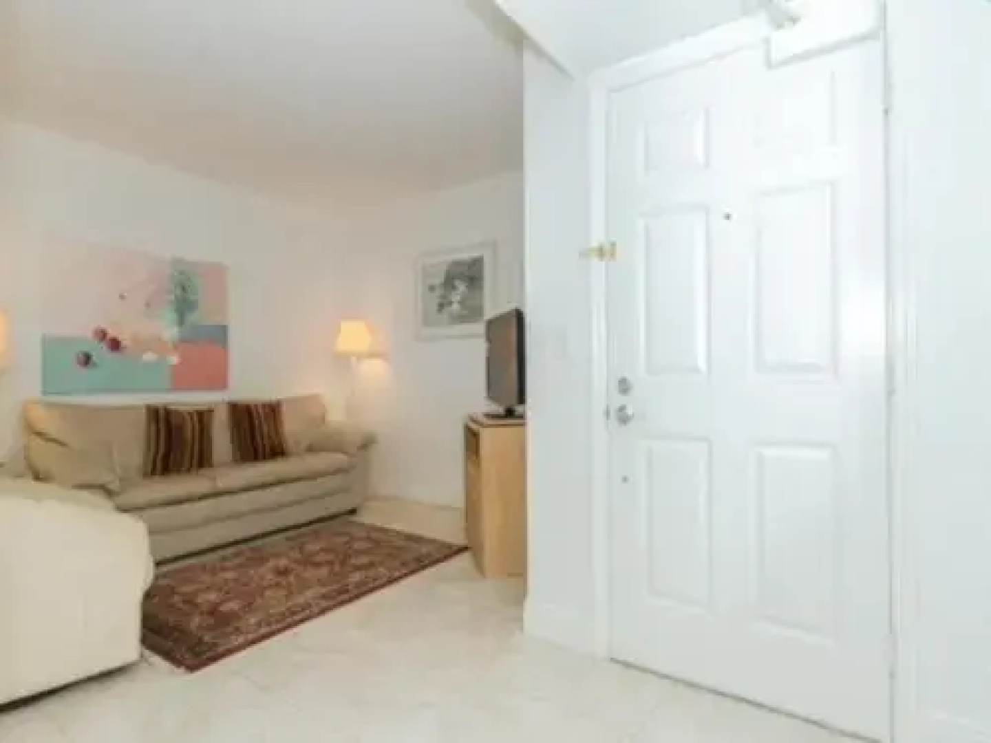 Luxurious Beachfront Condo in Prime Location with Pool and Hot Tub by RedAwning, Naples