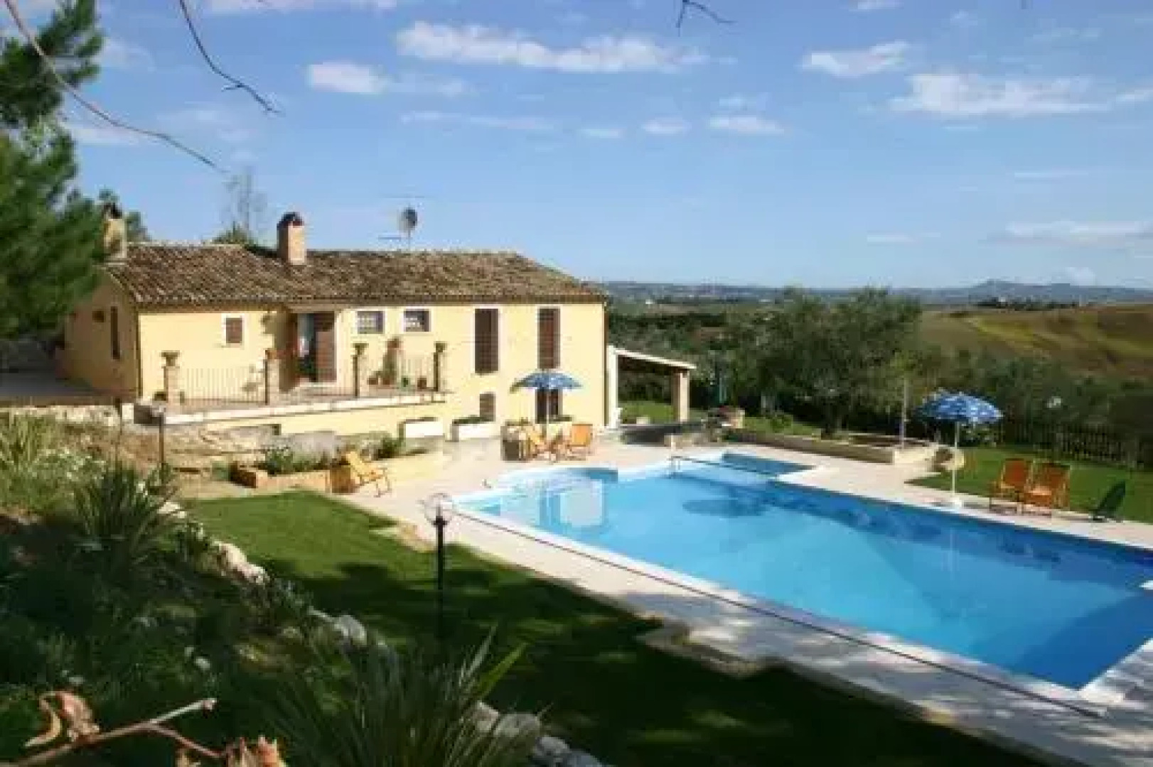Piccola Terra Country House & Pool