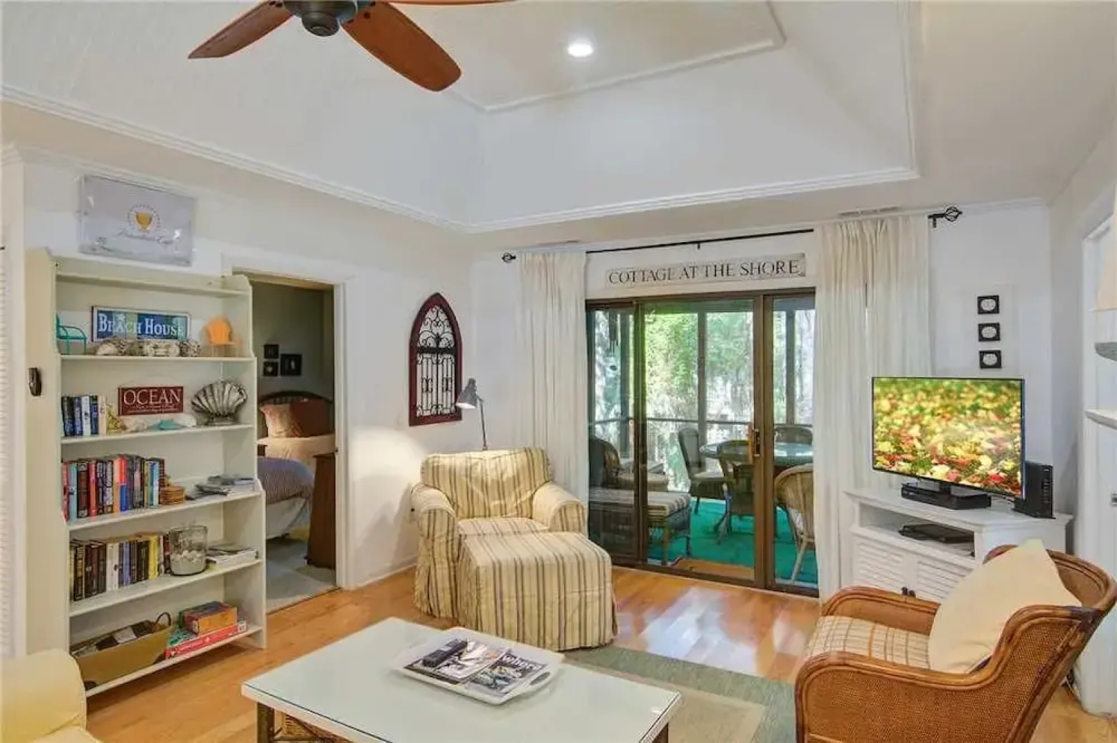 Sparrow Pond 1015 by RedAwning