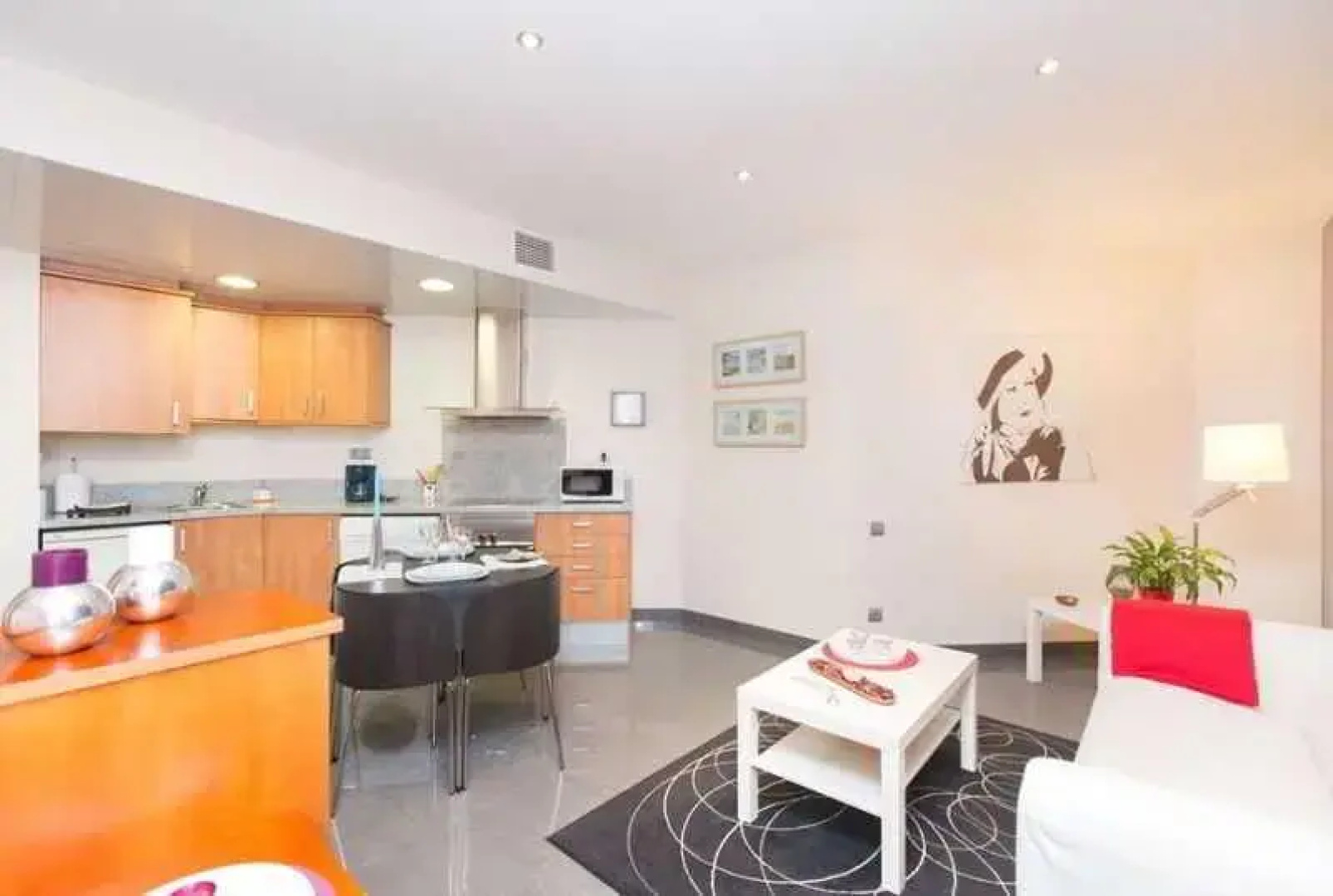 Universitat Suites