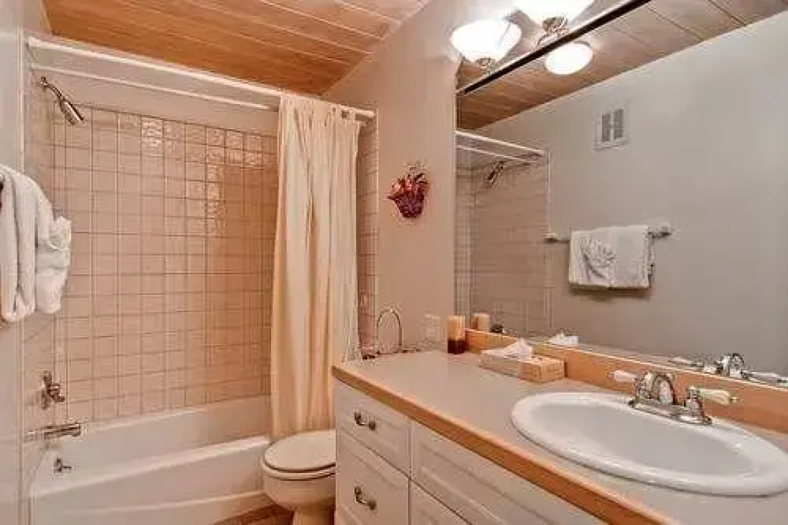 Atelier Condominiums in Sun Valley Village by Alpine Lodging