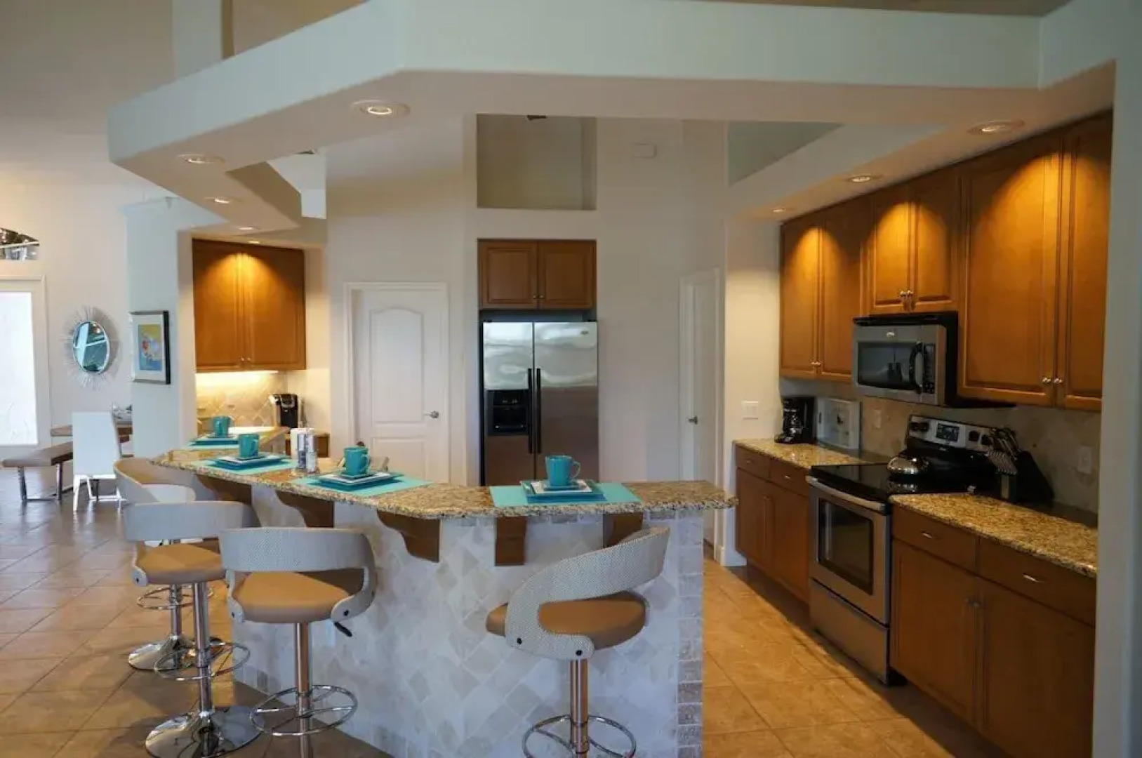 Alicia in Walking Distance to Yacht Club 1014