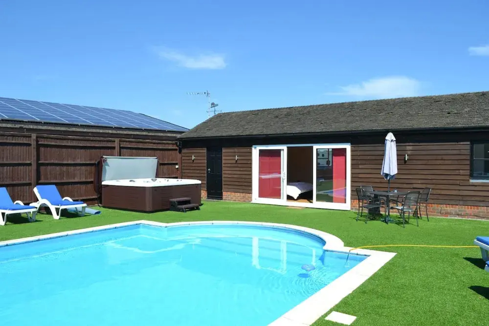 The Pool House at Upper Farm Henton