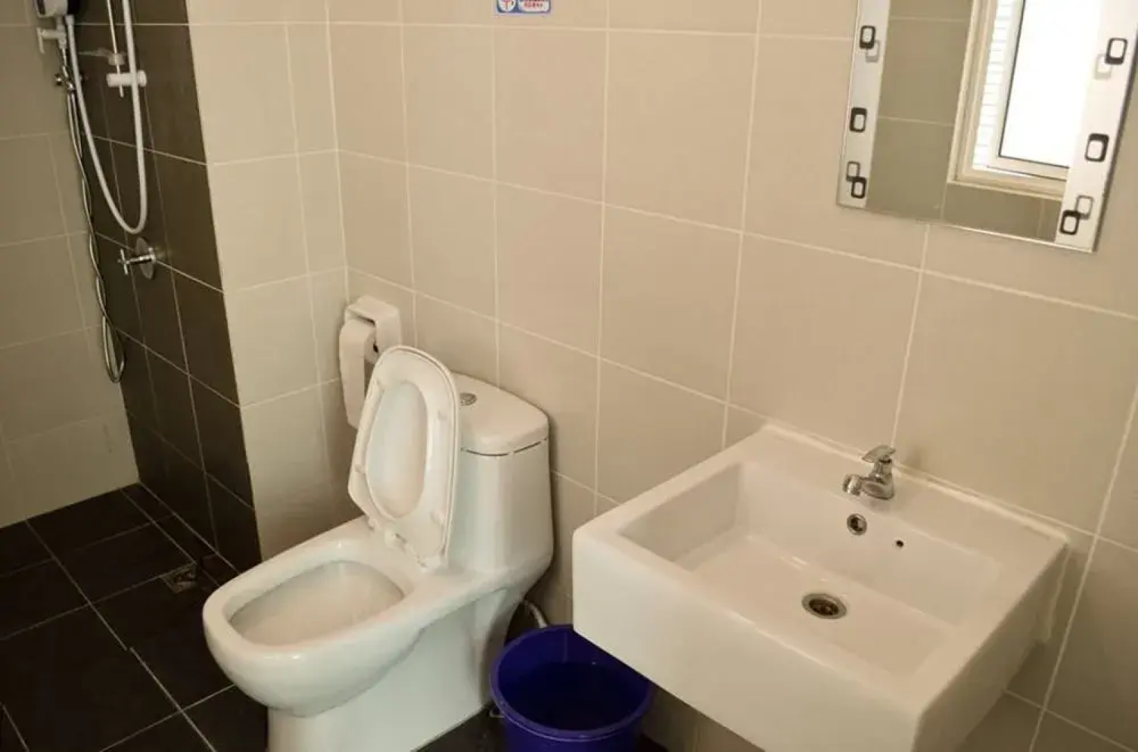 Summertime Arena Suite 2