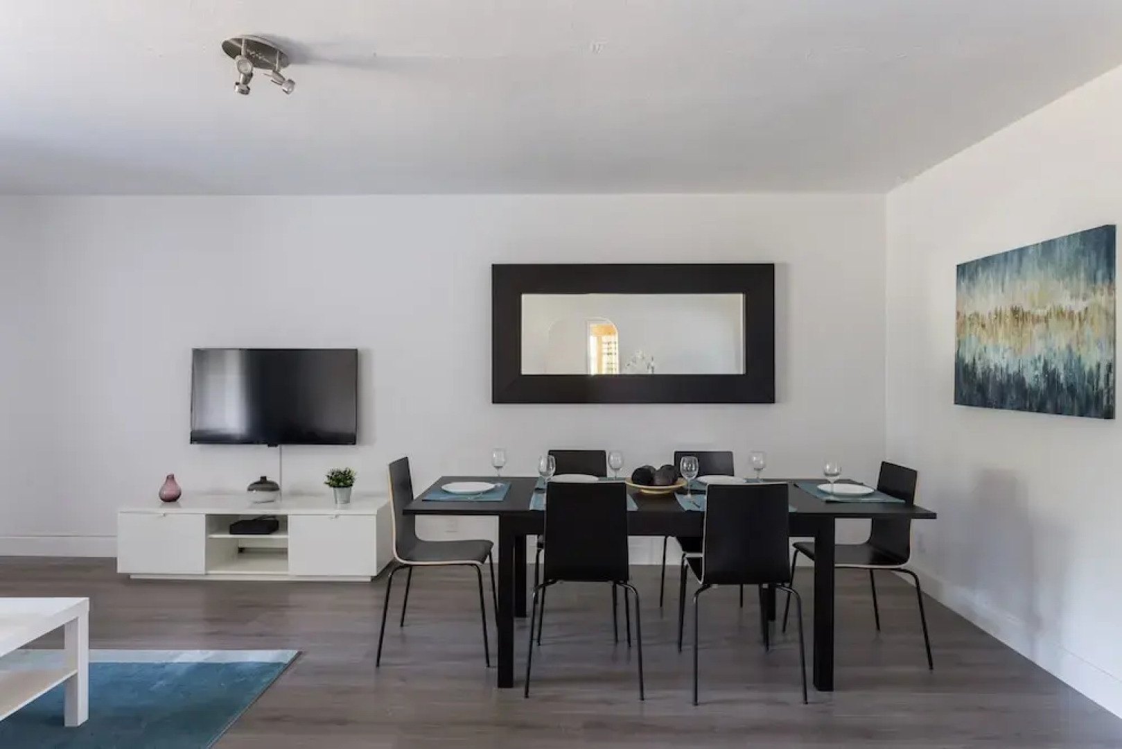 Cozy and Modern 2B-2B Home