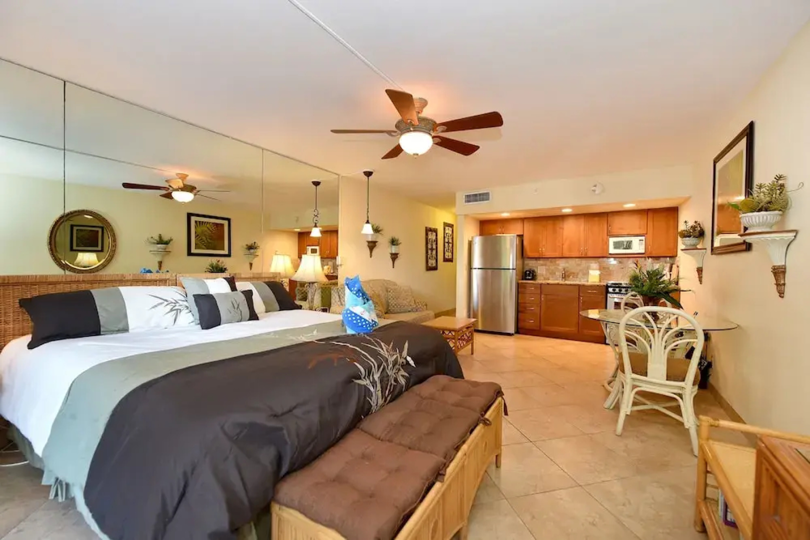 Royal Kahana 104 by RedAwning