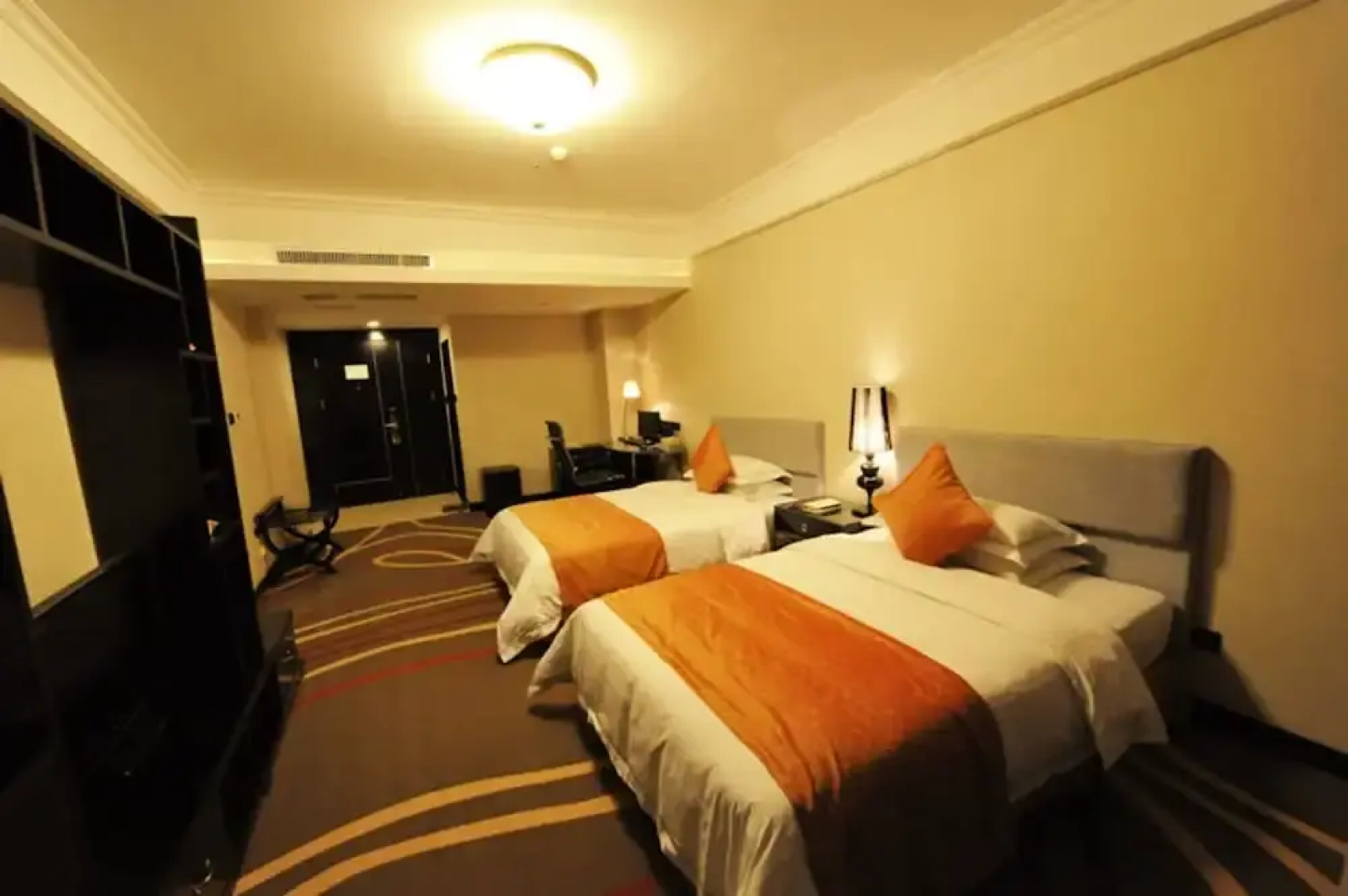 Wanlvcheng Platin Hotel