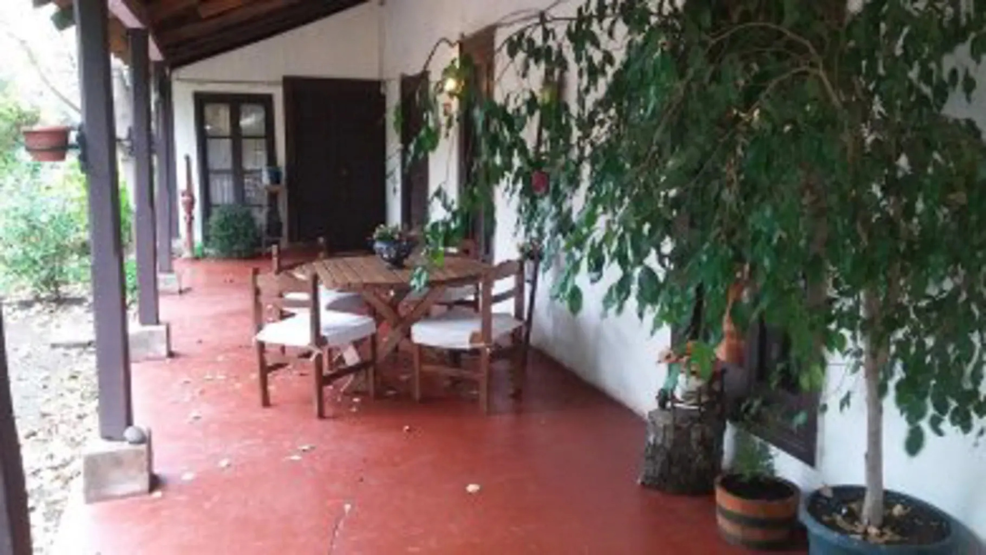 La Casa de Adobe Natural y Más