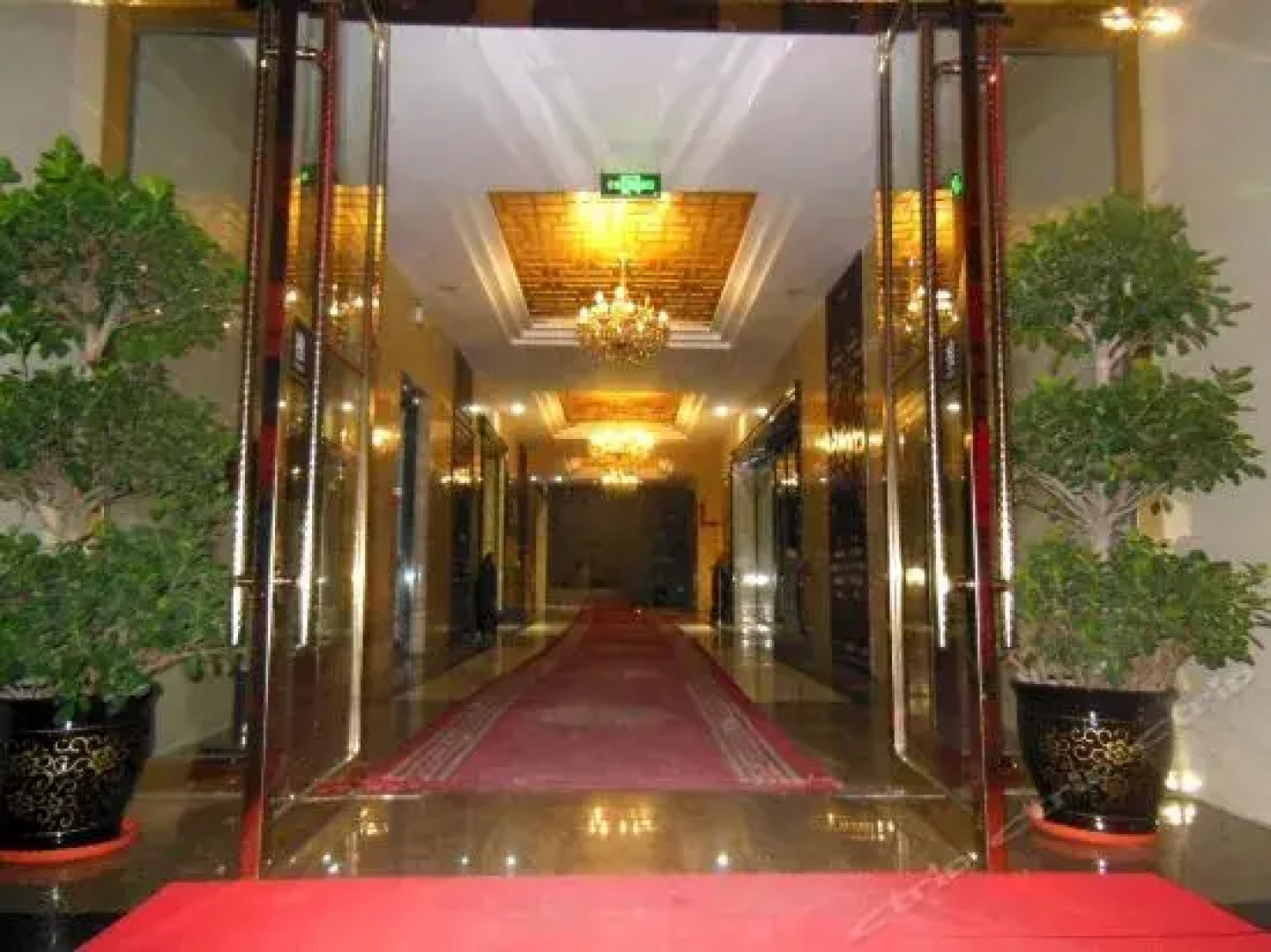 Super 8 Hotel Longnan Wudu Panxuan Road Square