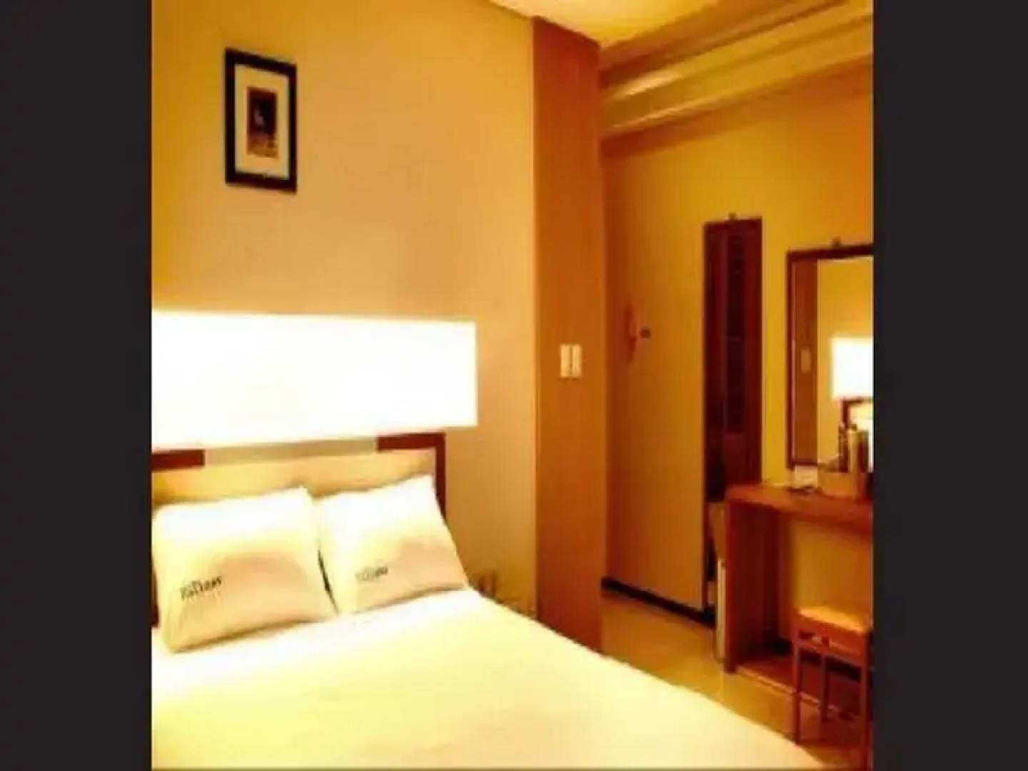 Gallery Hotel