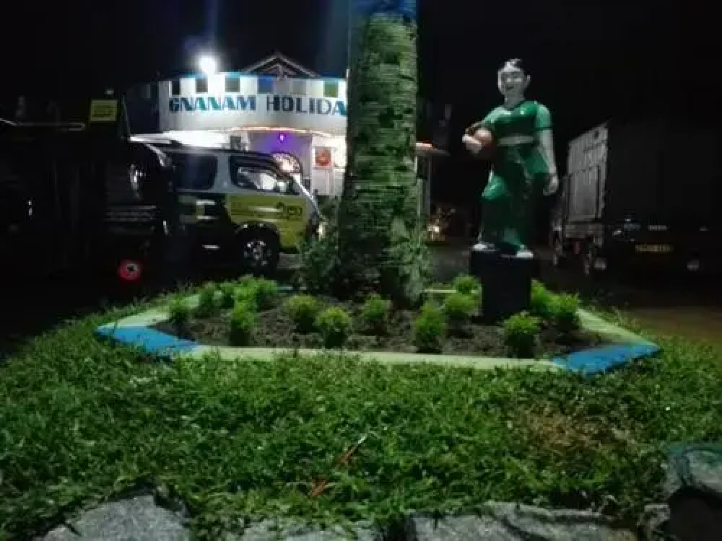 Gnanam Holiday Inn