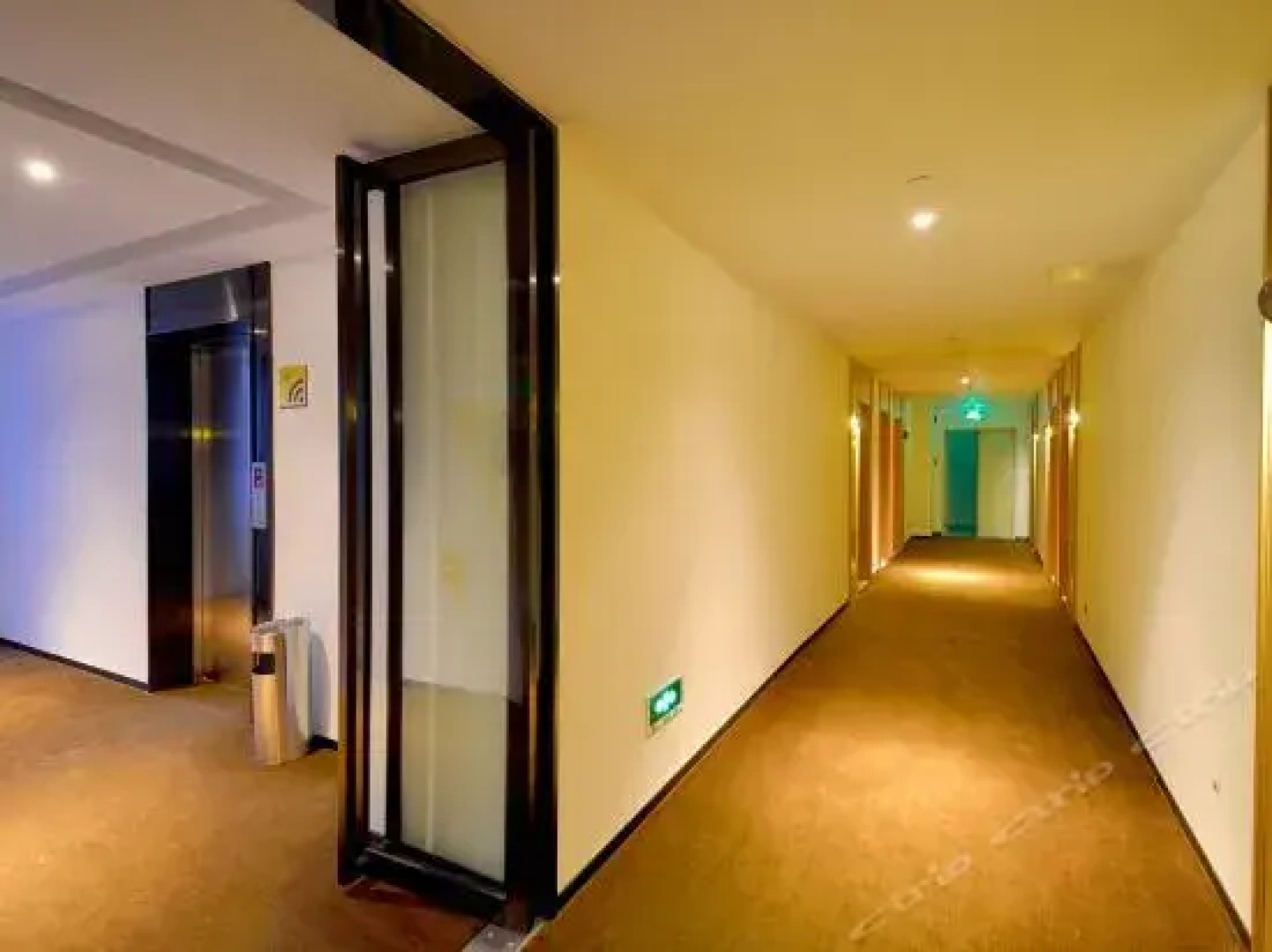 IU Hotel Maoming Xin Yi Zhong Xing Sixth Road Branch