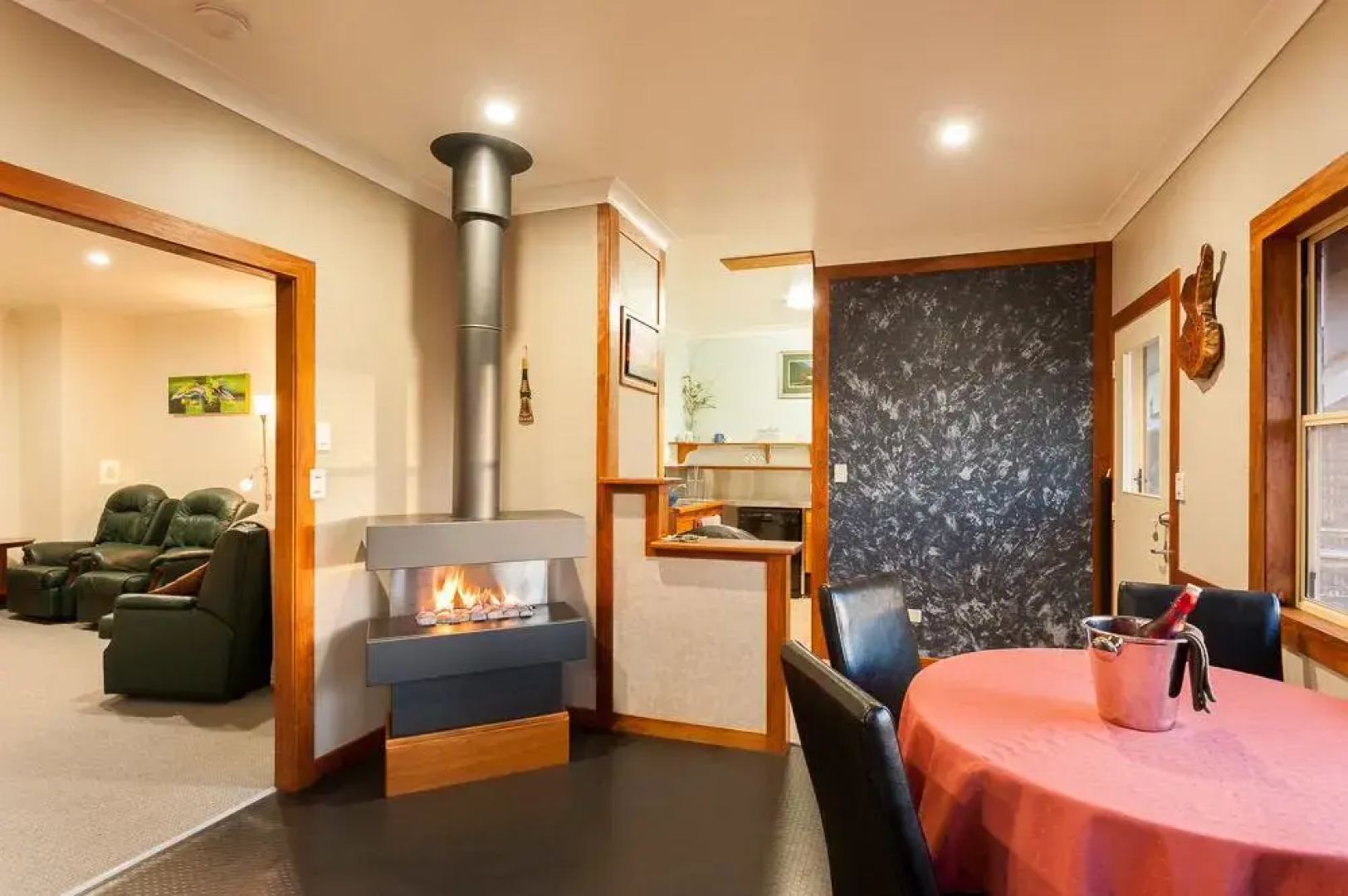 Artisan Spa Views B&B and Cottage