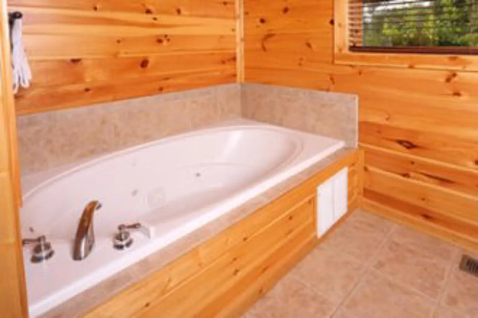 Bearskin Lodge by RedAwning