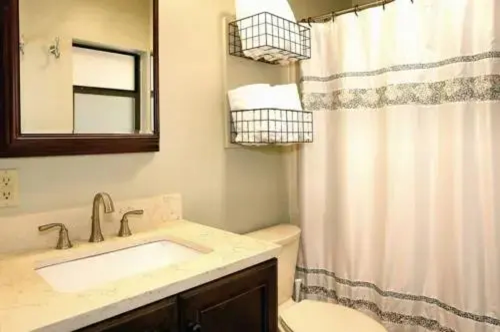 Mountain Laurel - 1 Bedrooms, 1 Baths, Sleeps 4 Cabin by RedAwning