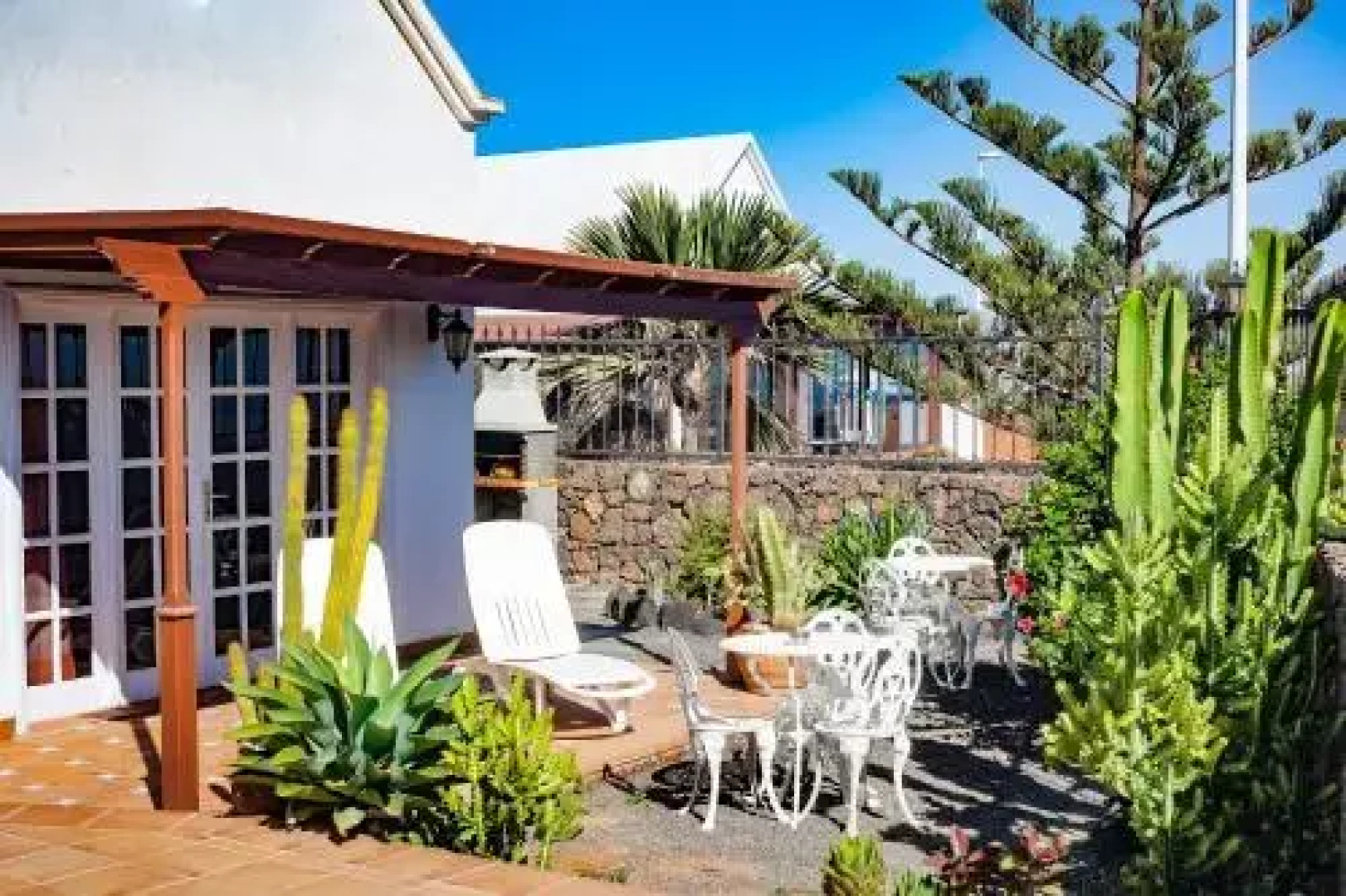 Villa Tías