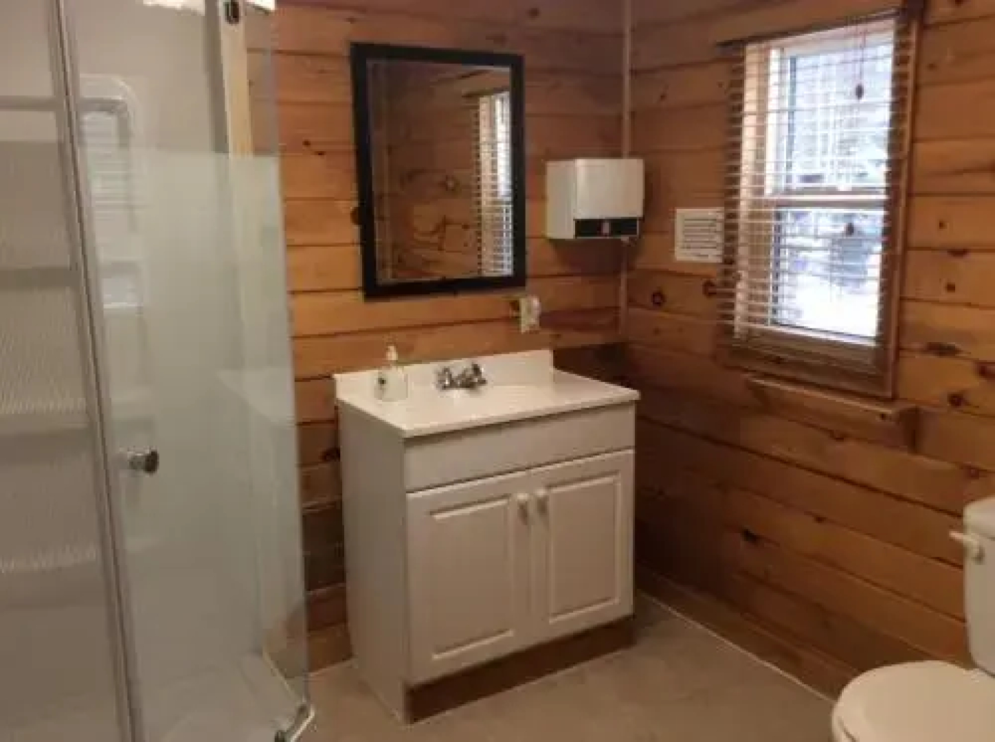 Madawaska Lodge-Camping Cabins