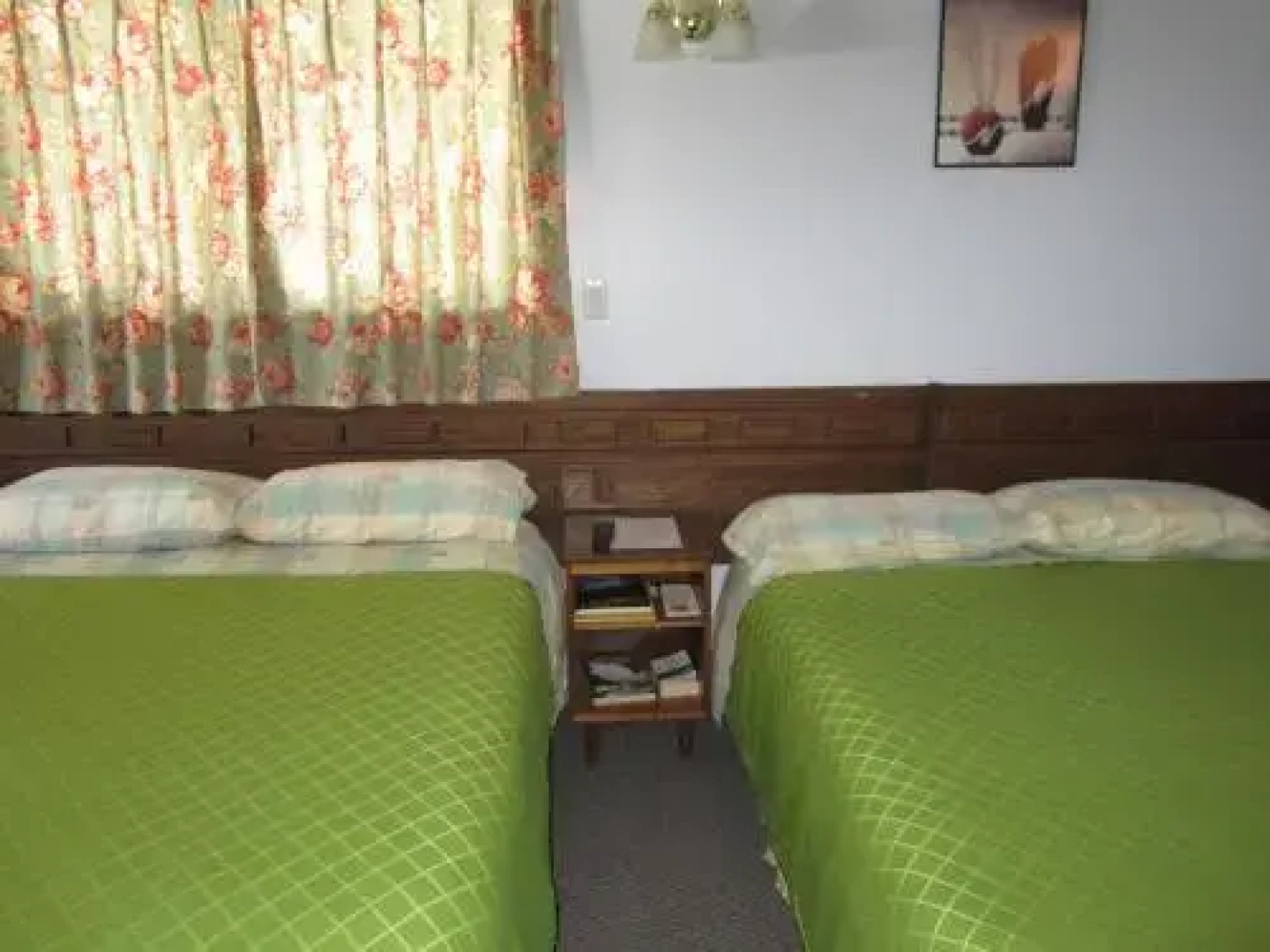 Whispering Pines Motel & Cabins