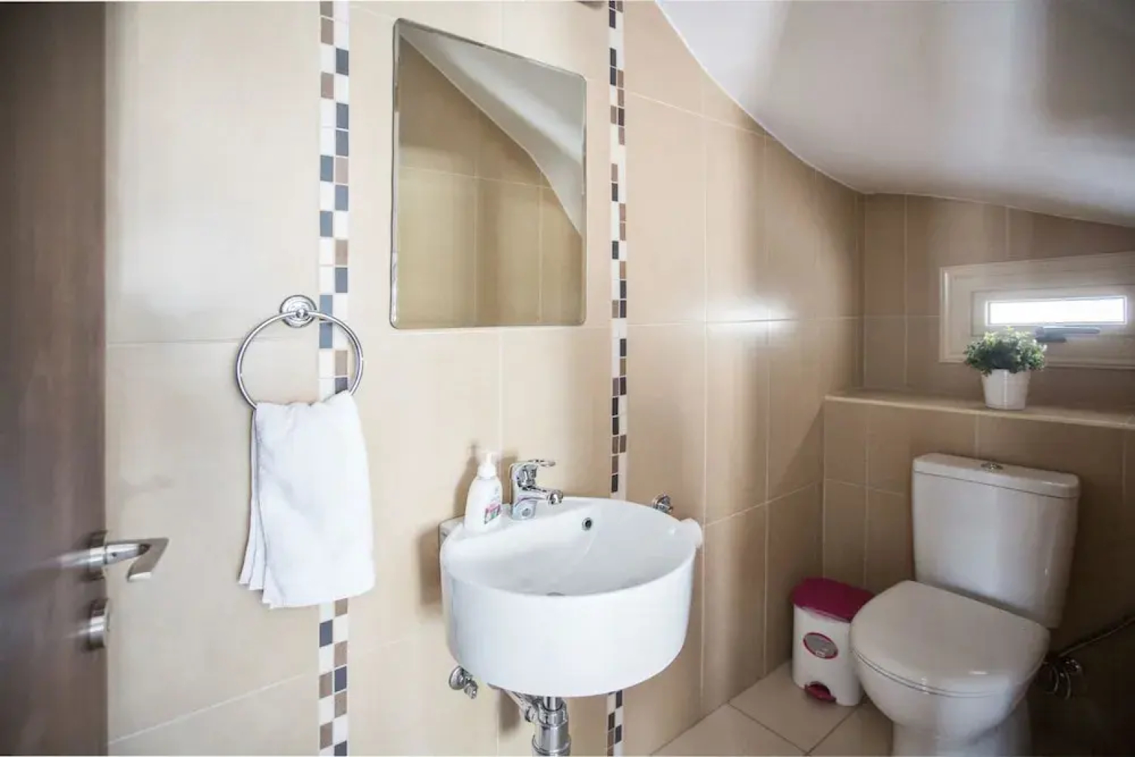 Cyprus Villa Palm 17 Gold