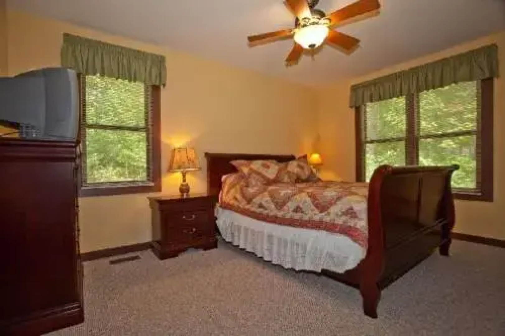 Beech House - 2 Br home by RedAwning