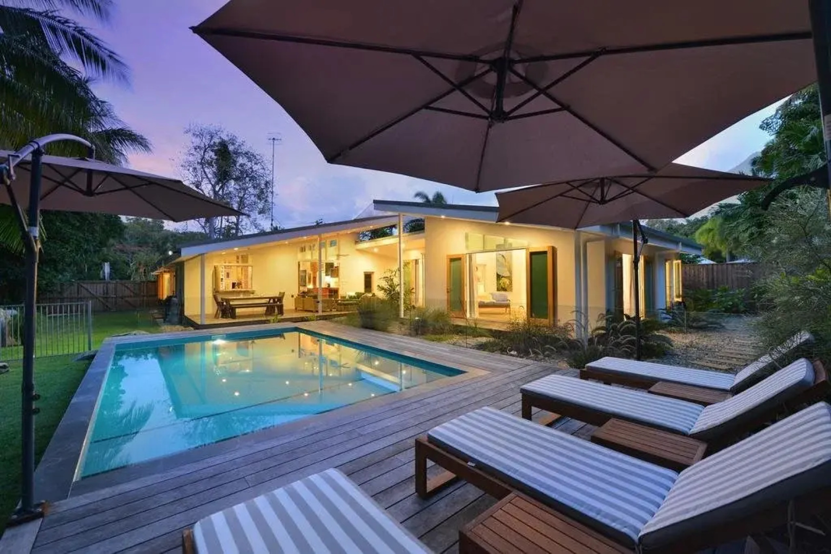 Pineapple Petes Beach House