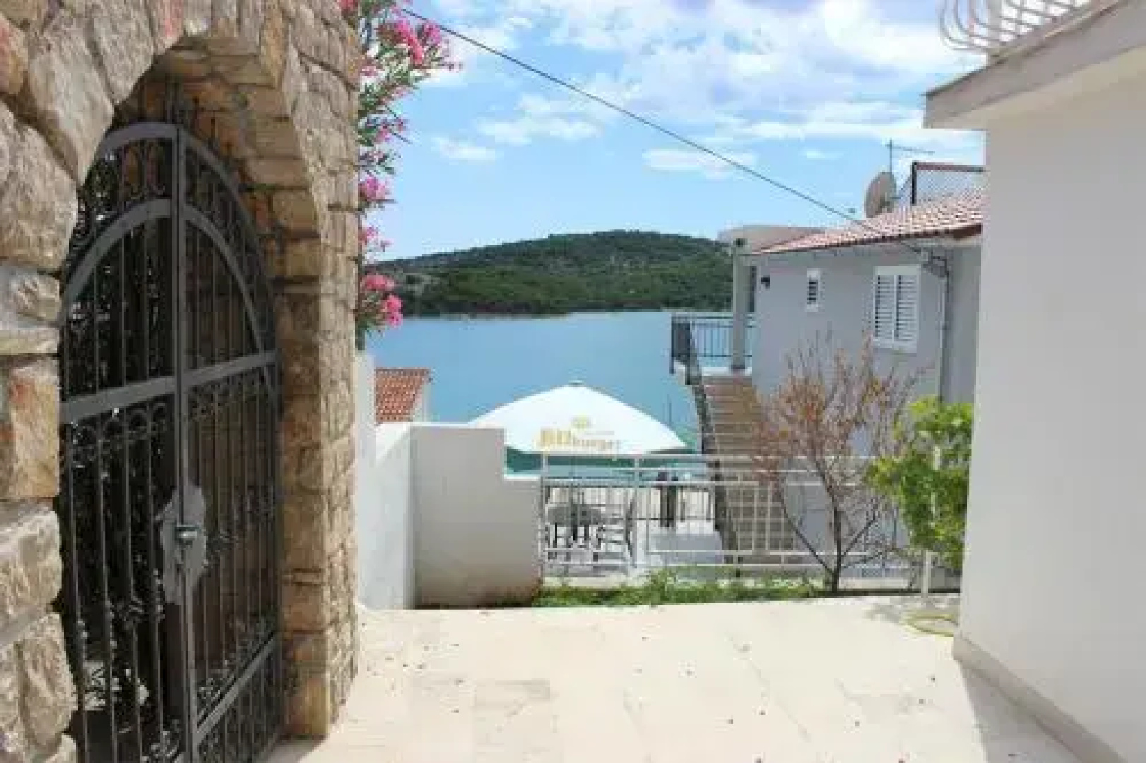 Tisno Hills