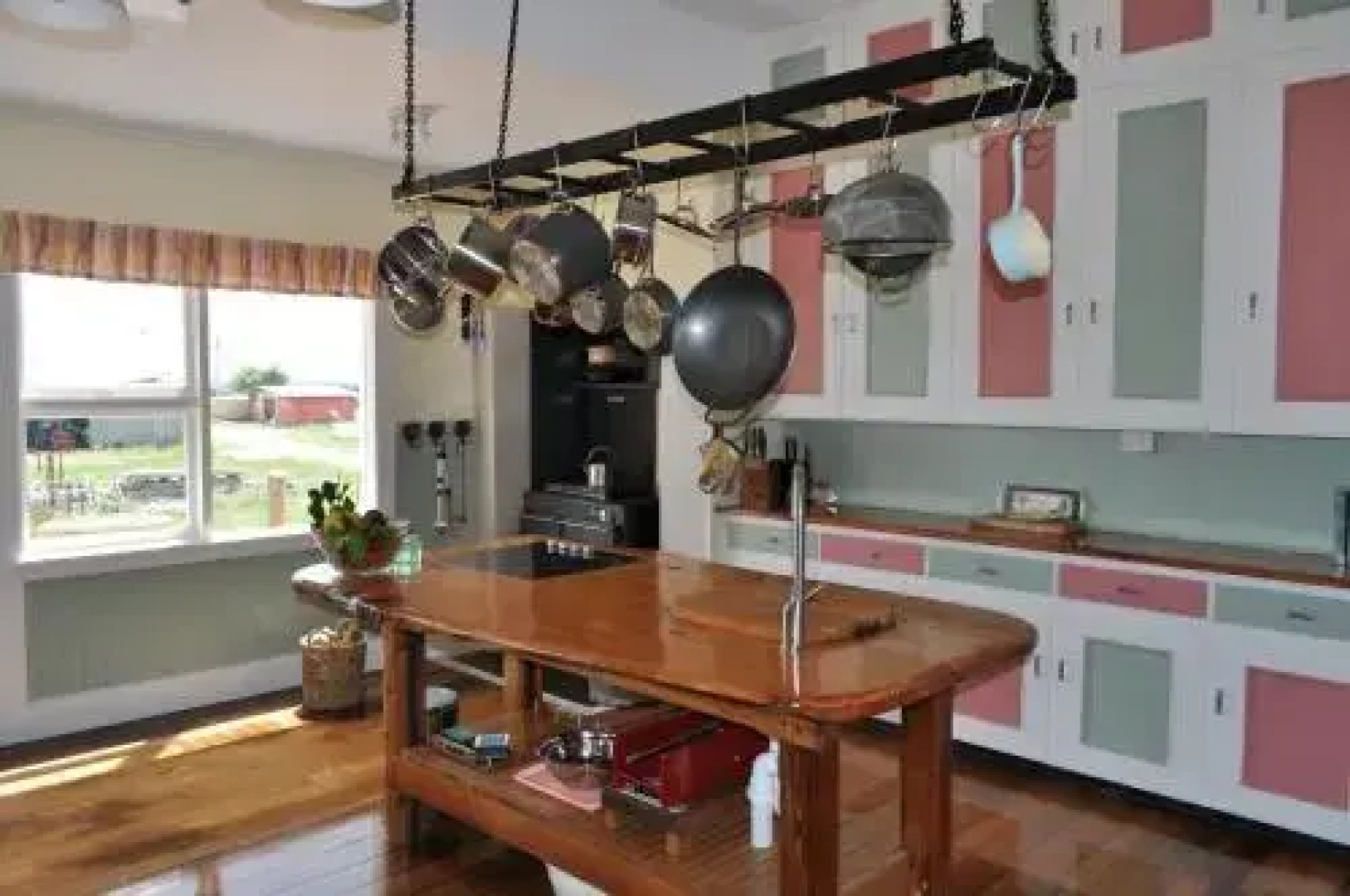 Beth's Cottage Roaring 40s