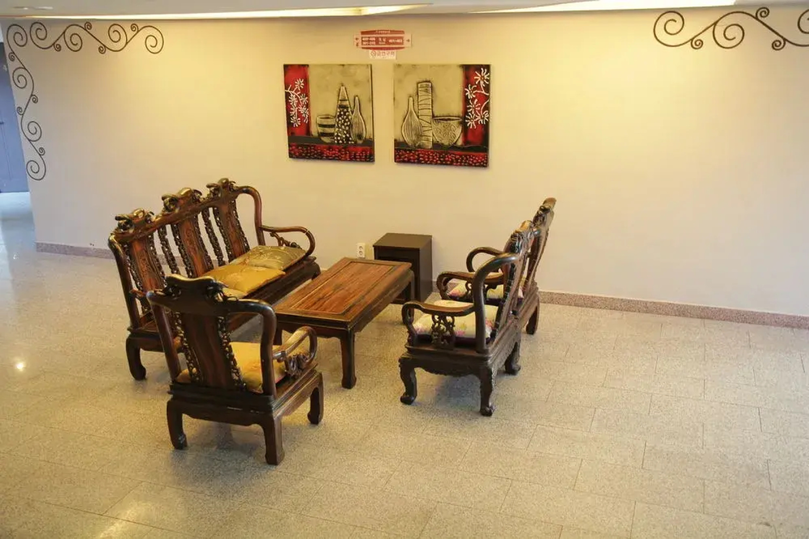 UN Tourist Hotel