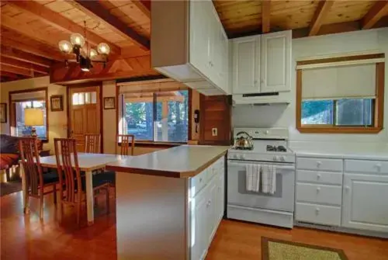 Lewis Ave Lodge - 3 Br Home