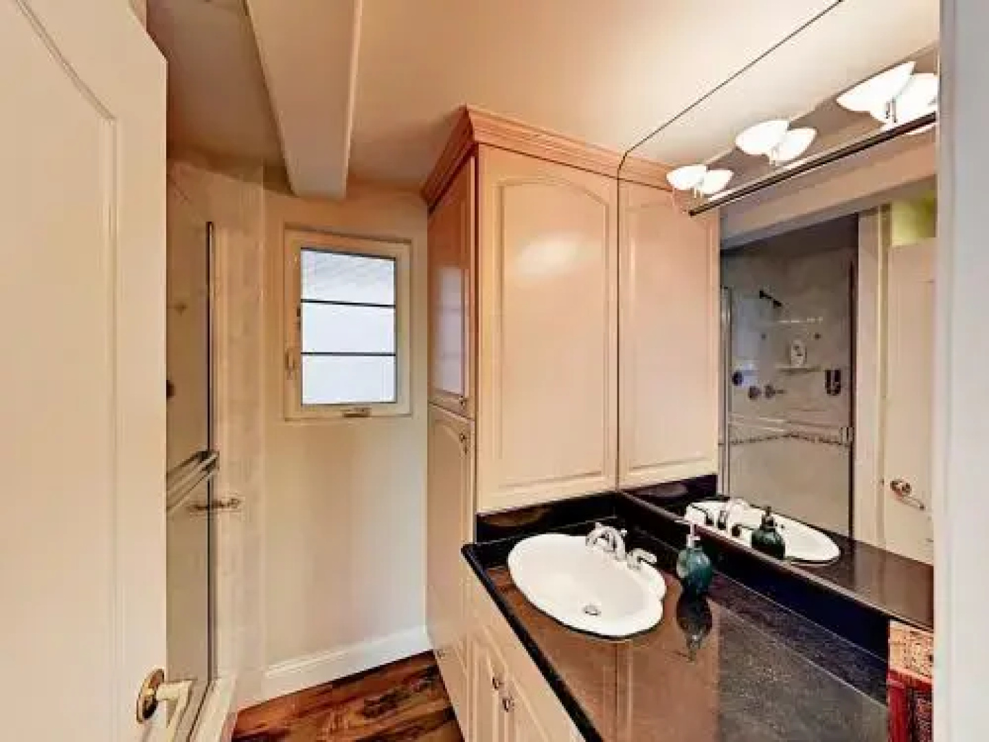 817 Ocean Drive Home - 4 Br home by RedAwning