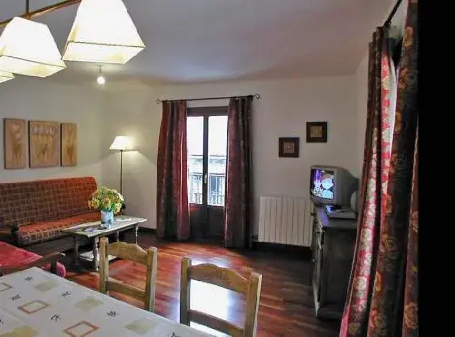 Apartamentos los Pirineos