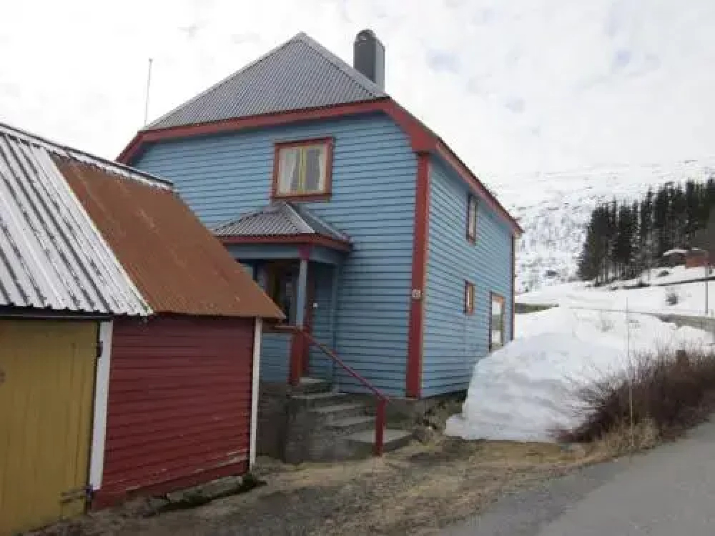 The blue house, Røldal