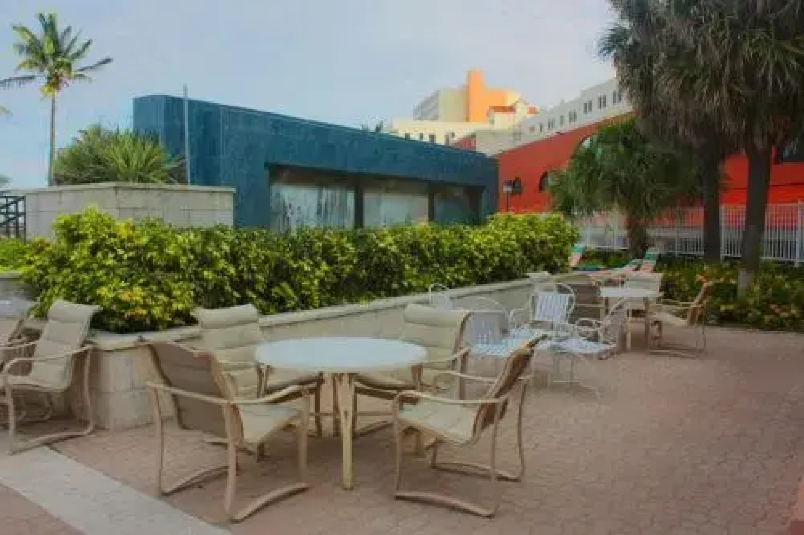 10StepsToTheBeach Hollywood Rentals by Owner