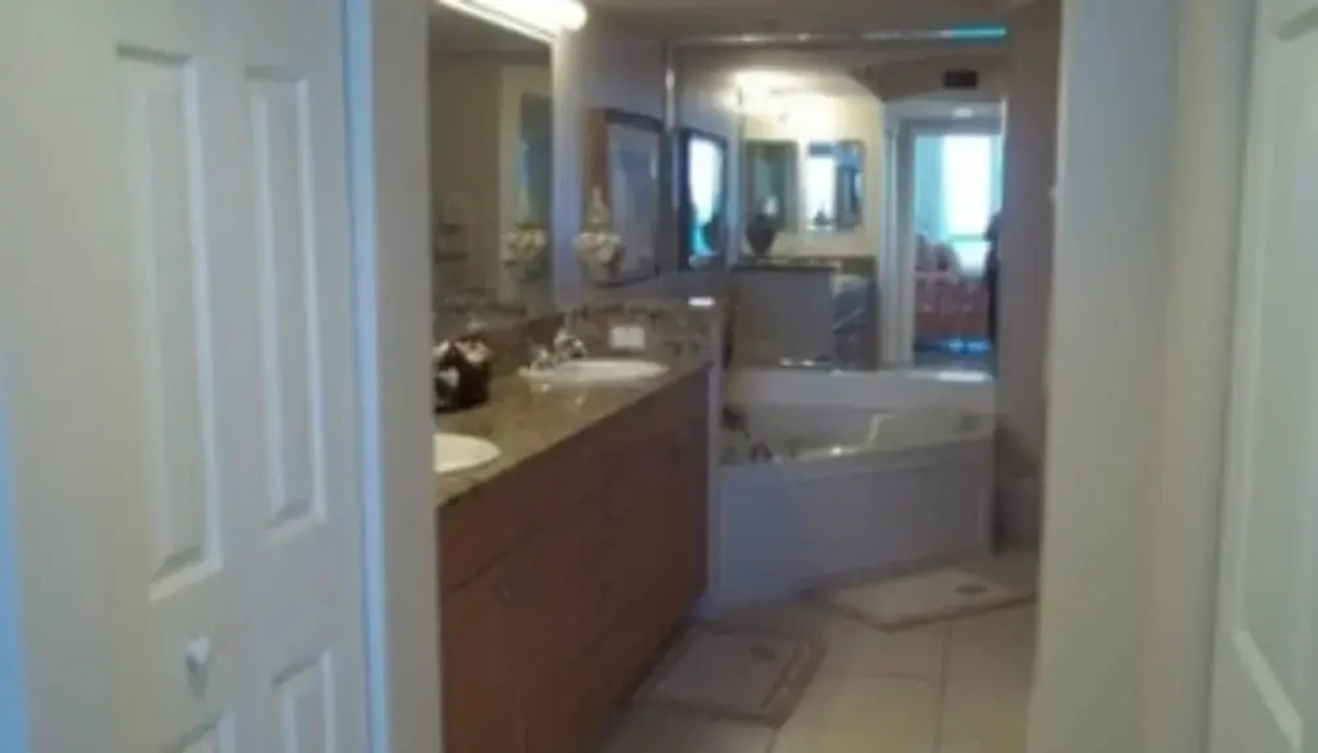 Great ocean views - 2 BR 2 BA - Di Mucci Twin Towers 1207