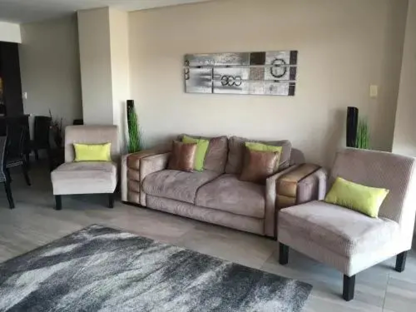 12 Palm Boulevard