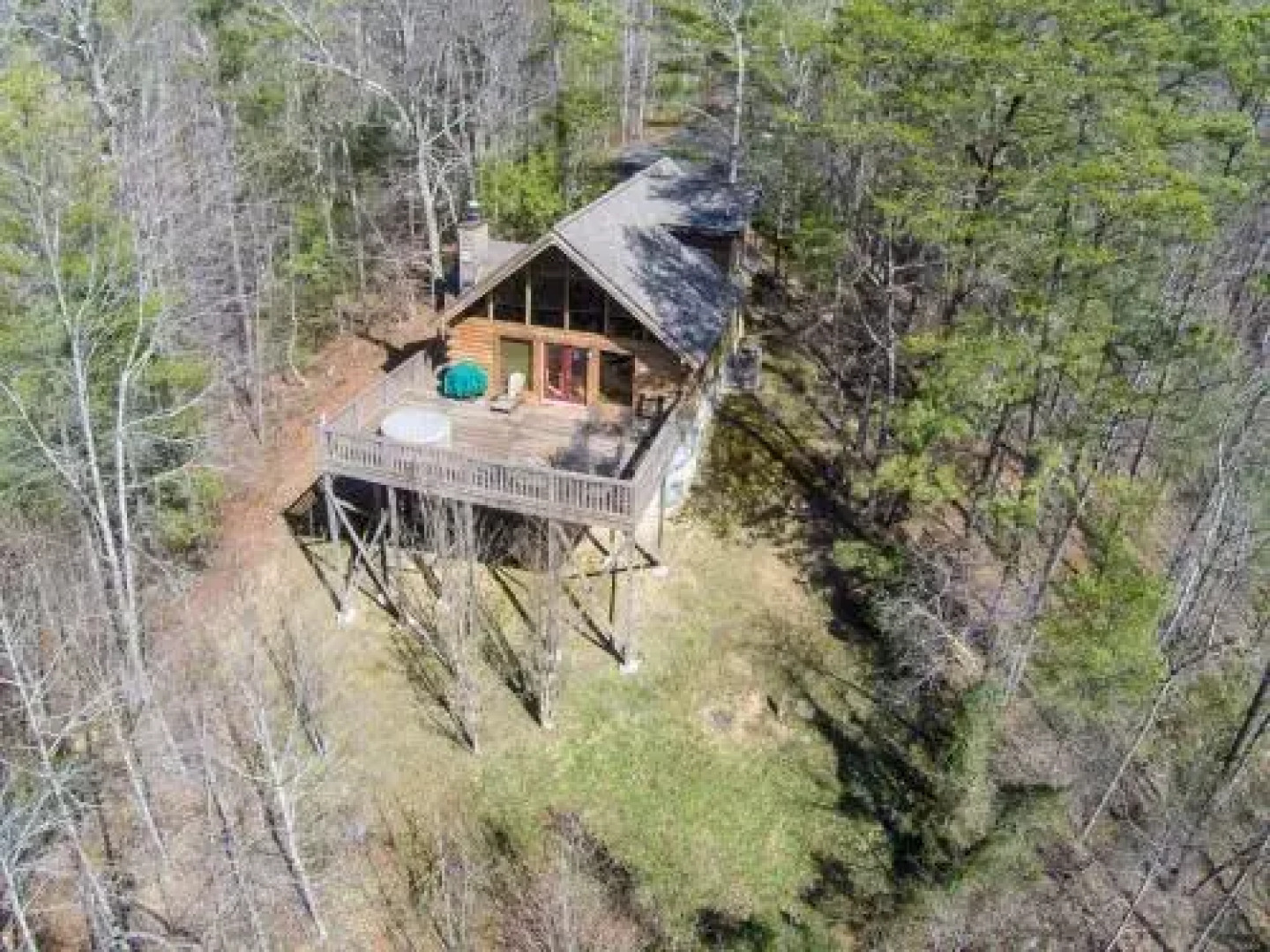 Angels Loft - 2 Br home by RedAwning