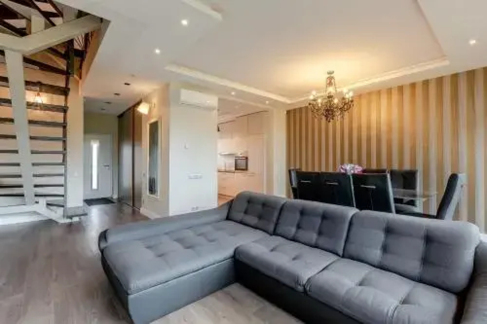 Amber Diamond - 3 Level Townhouse