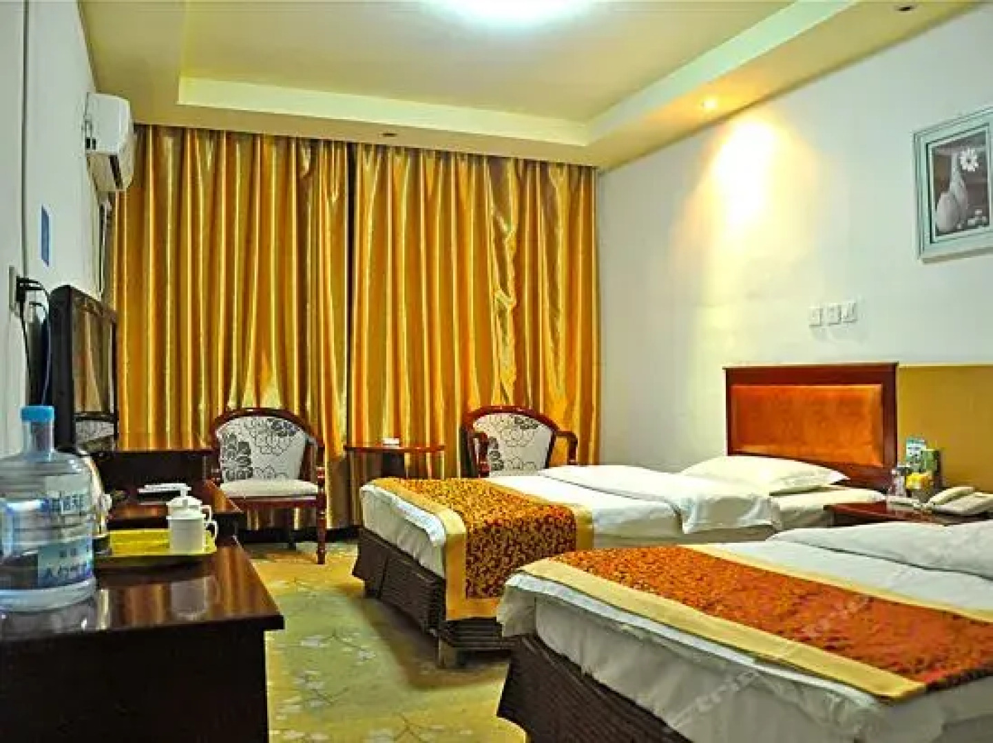Zhijia Express Hotel