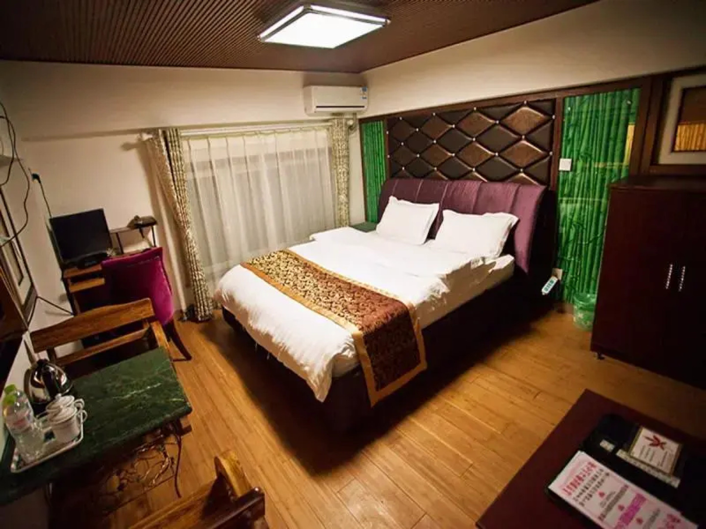 Qingdao Laiyinbao Business Hotel