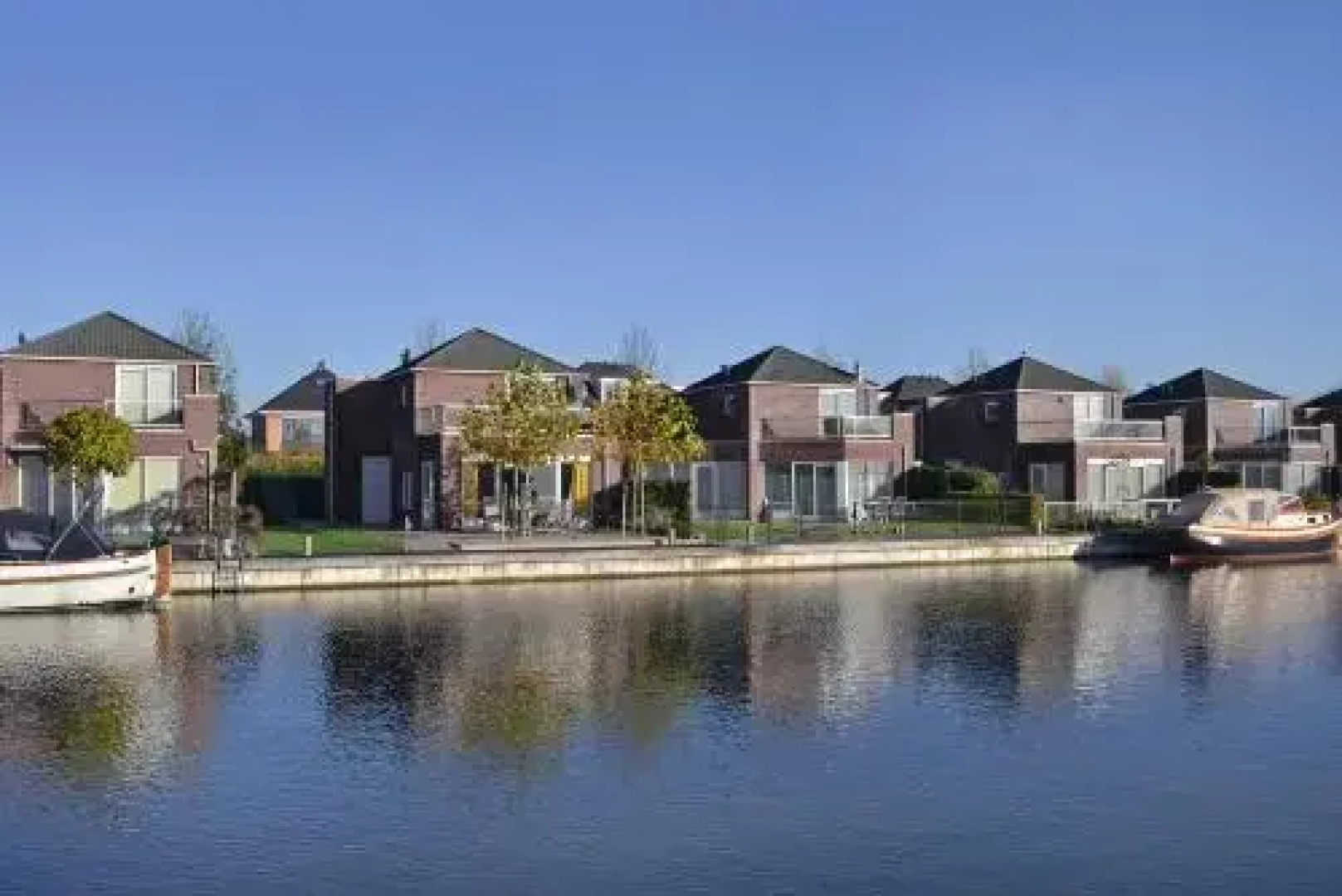 Nautic Rentals - Marinapark Oude-Tonge