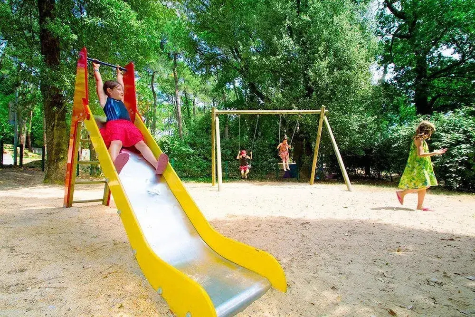 Camping  Le Bois Damour