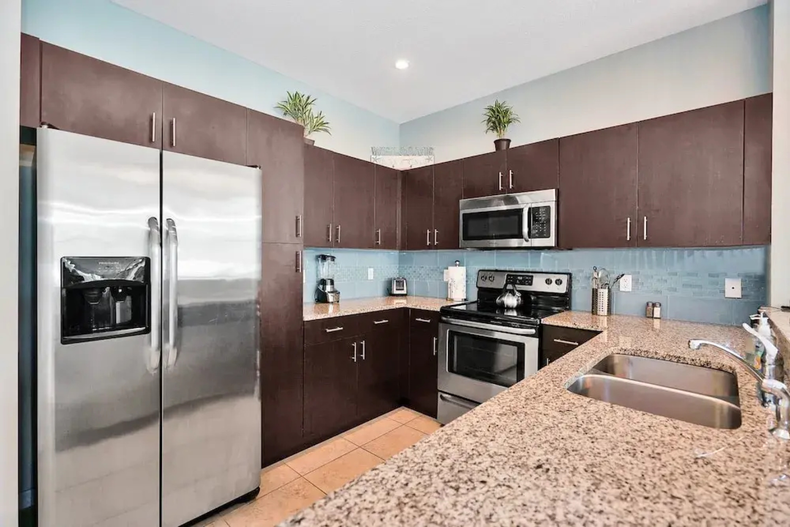 Affinity Santa Barbara - New Gated Townhome, Pool, Hot Tub
